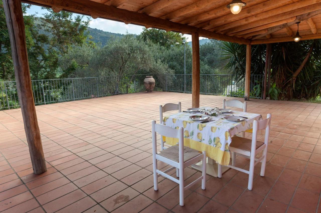 Agricontura Pensionat Capri Leone Exteriör bild