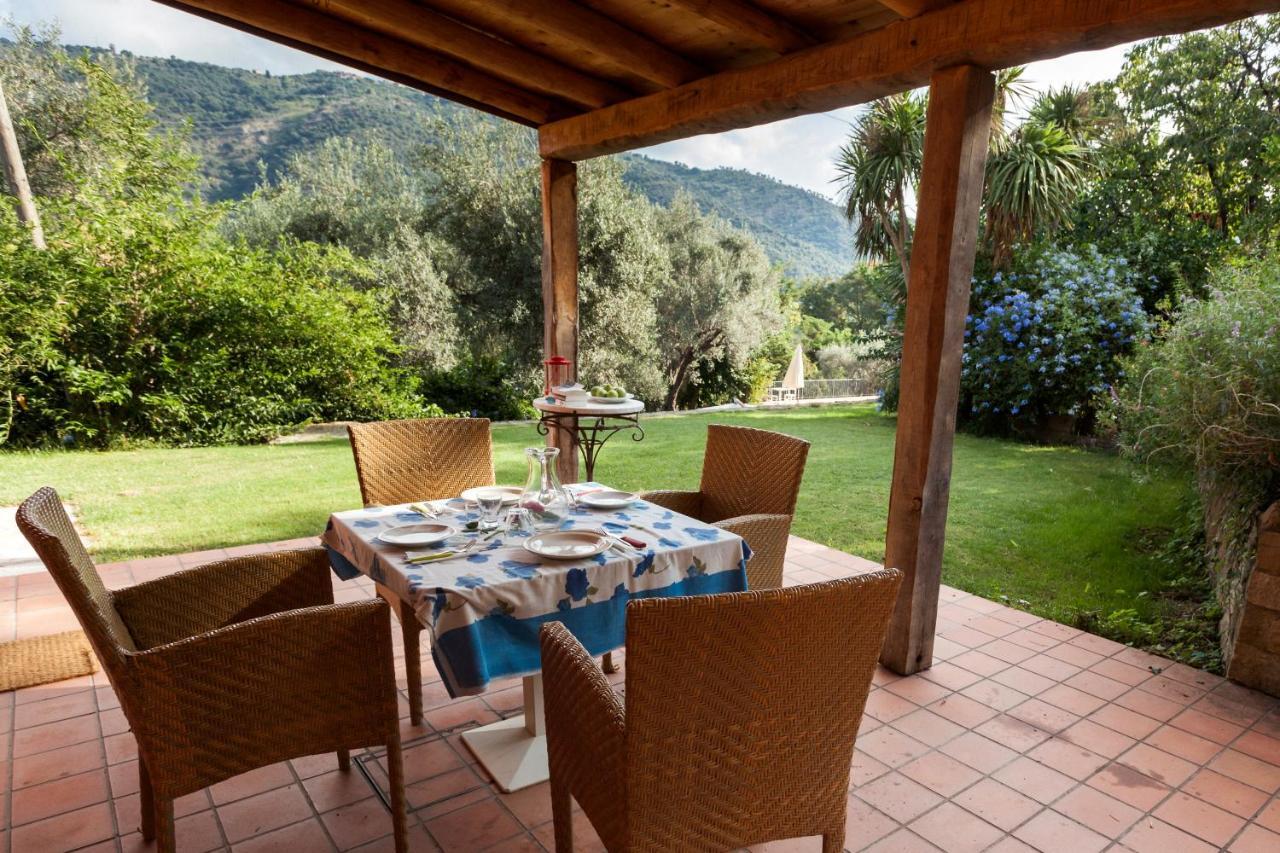 Agricontura Pensionat Capri Leone Exteriör bild