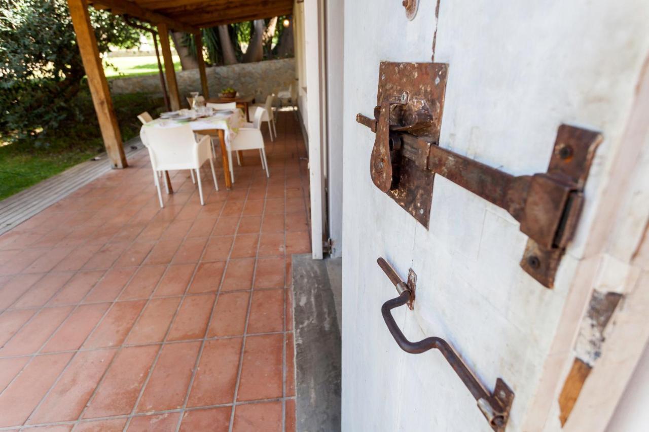 Agricontura Pensionat Capri Leone Exteriör bild